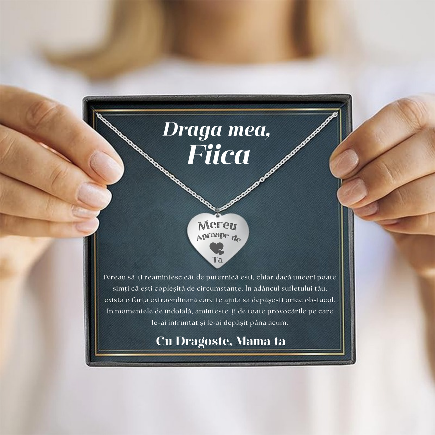 Set Cadou Colier Argint 925, cutiuta personalizata cu felicitare de iubire de la Mama pentru Fiica - "Mereu Aproape de inima Ta"