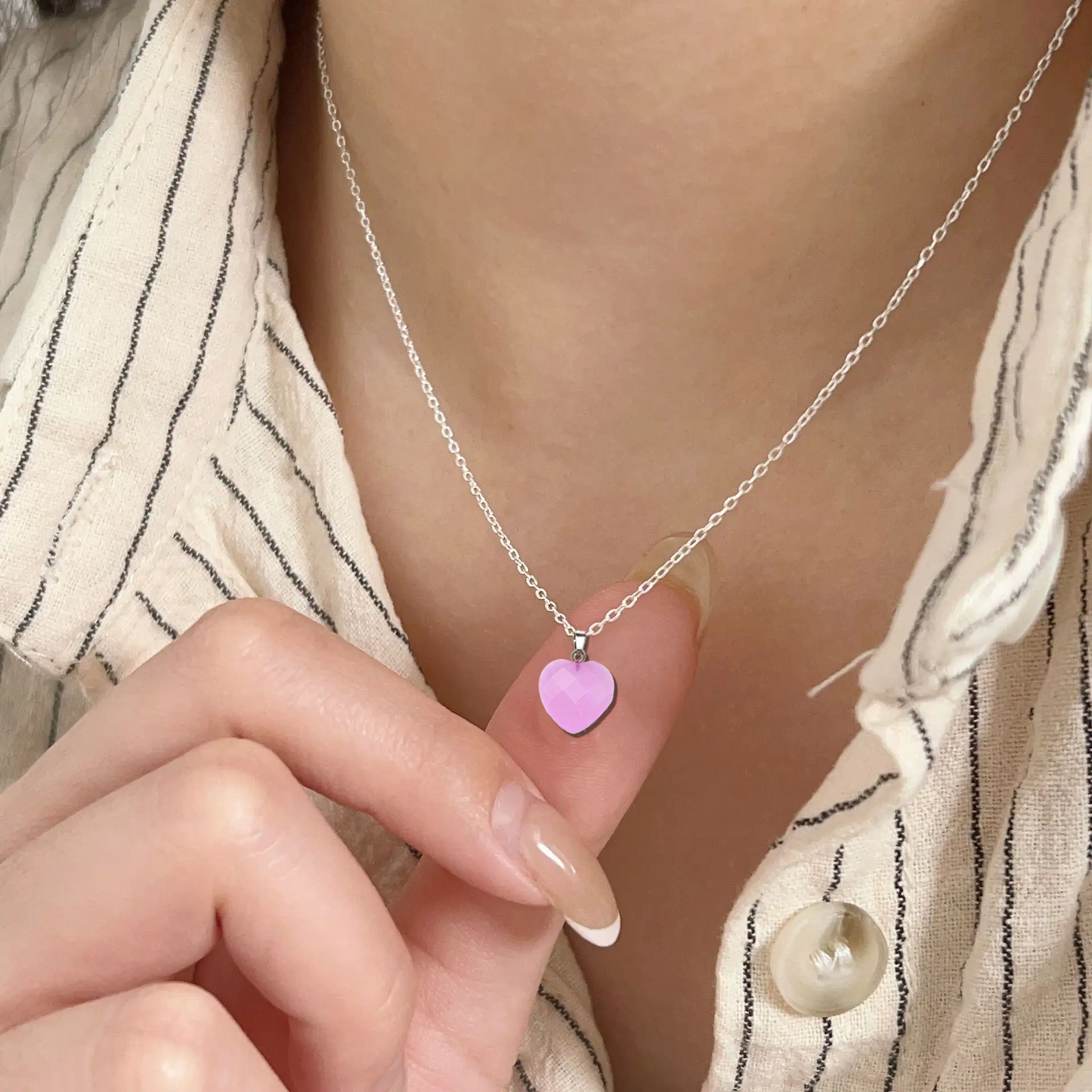 Set Cadou special Colier din otel inoxidabil si pandantiv piatra Quart simbolul iubirii, cutiuta personalizata cu felicitare de iubire de la Iubit pentru Iubita