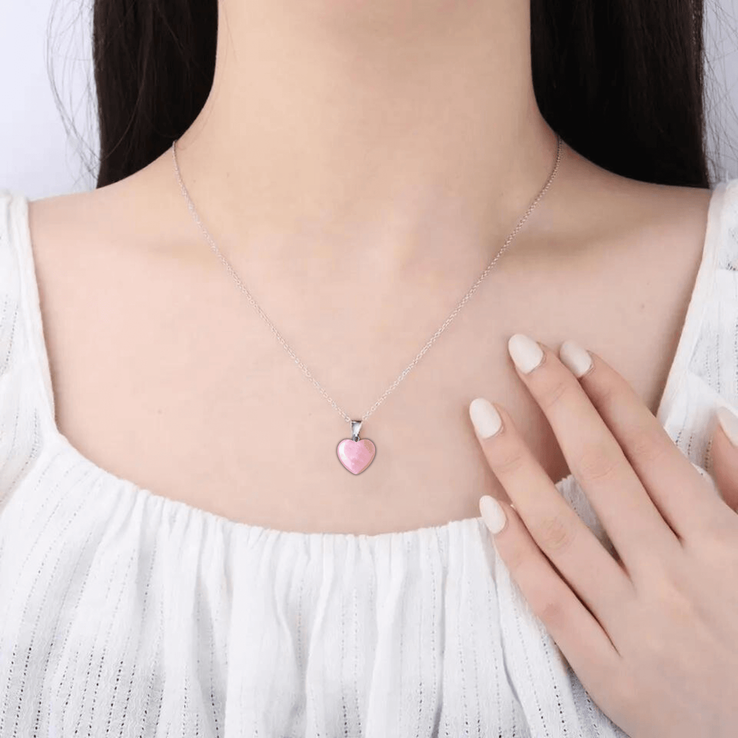 Set Cadou Colier din Argint 925 si Piatra Quart simbolul iubirii, cutie deosebita cu print de dragoste si felicitare cu mesaj de iubire de la Mama pentru Fiica