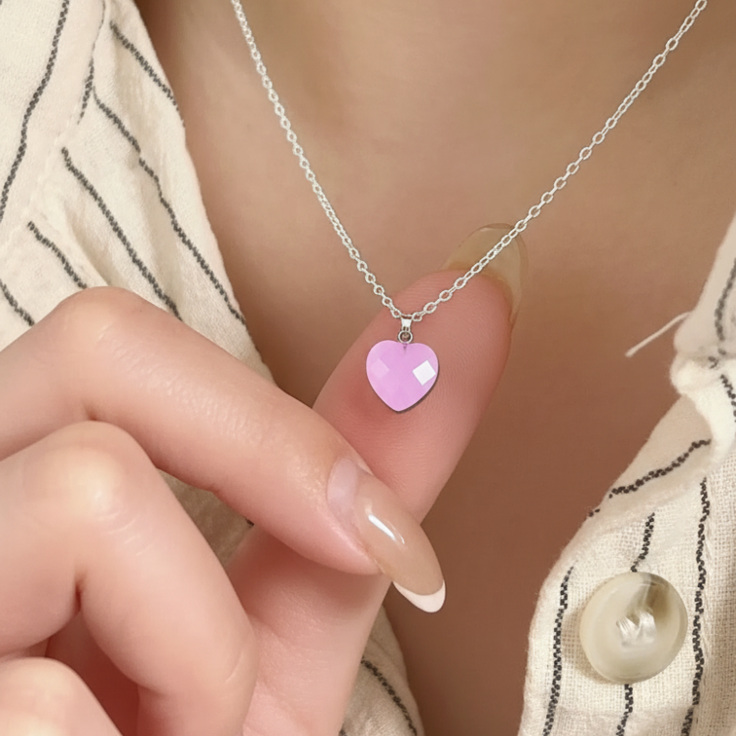 Set Cadou special Colier din otel inoxidabil si pandantiv piatra Quart simbolul iubirii, cutiuta personalizata cu felicitare de iubire de la Sot pentru Sotie