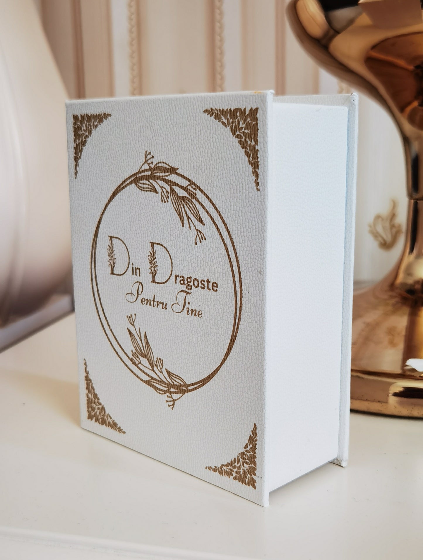Set Cadou Colier cu text motivational si cutie deosebita in forma de carte cu mesaj emotionant in interior de la Mama pentru Fiica