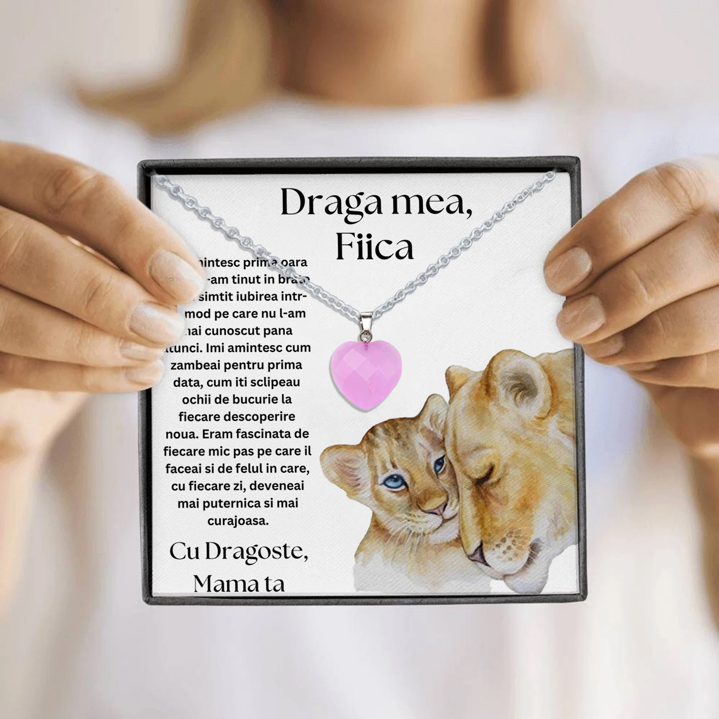 Set Cadou special Colier din otel inoxidabil si pandantiv piatra Quart simbolul iubirii, cutiuta personalizata cu felicitare de iubire de la Mama pentru Fiica