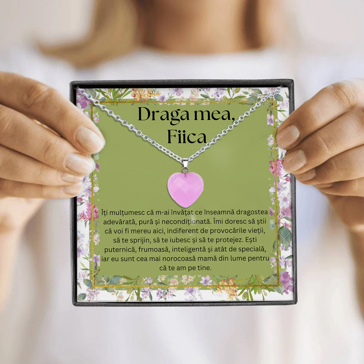 Set Cadou special Colier din otel inoxidabil si pandantiv piatra Quart simbolul iubirii, cutiuta personalizata cu felicitare de iubire de la Mama pentru Fiica