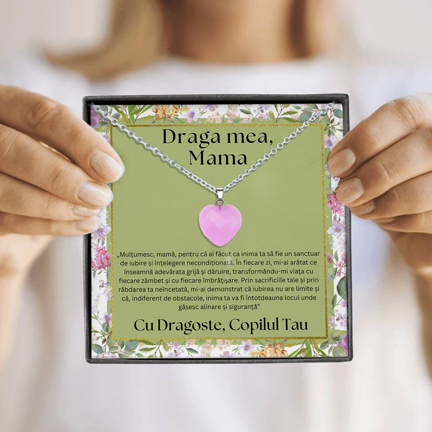 Set Cadou special Colier din otel inoxidabil si pandantiv piatra Quart simbolul iubirii, cutiuta personalizata cu felicitare de iubire de la Fiu/Fiica pentru Mama