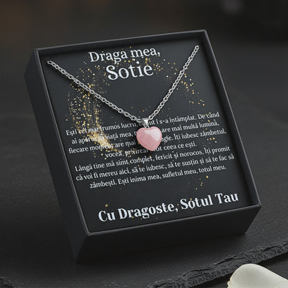 Set Cadou special  Colier din otel inoxidabil si pandantiv piatra Quart simbolul iubirii, cutiuta personalizata cu felicitare de iubire de la Sot pentru Sotie