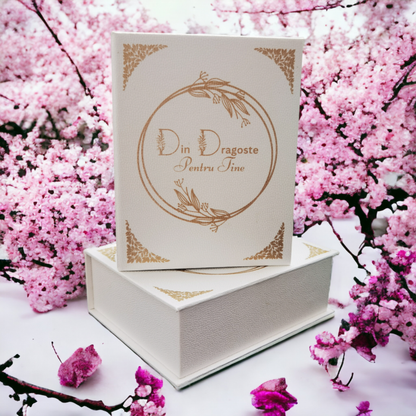 Set Cadou Colier din Argint 925 placat cu aur alb Rodiat, cutie deosebita in forma de carte cu mesaj emotionant in interior de la Mama pentru Fiica